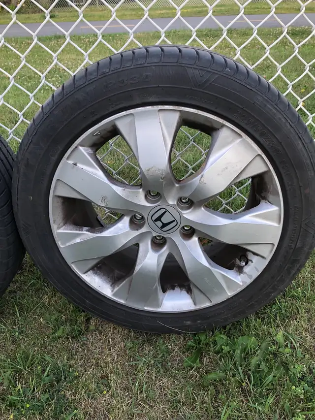 MAGS ET PNEUS D’ÉTÉ POUR HONDA ACCORD ENTRÈS BON ÉTAT 225/50/R17 in Tires & Rims in City of Montréal - Image 6
