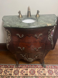 commode vanity never used