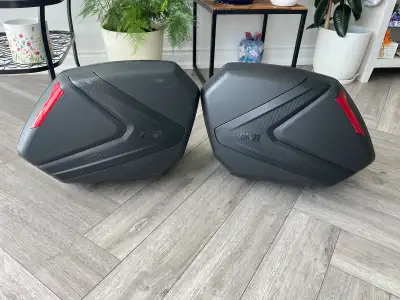 Givi V37 Motorcycle Side Cases These are in very good shape. Water tight and tested. 4 point MONOKEY...
