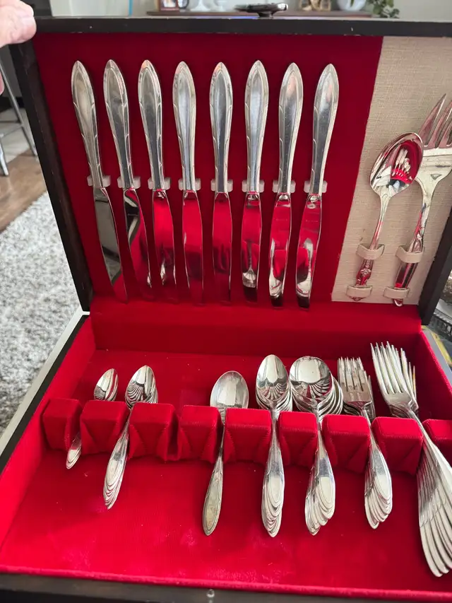 Stainless Steel Flatware Set in Kitchen & Dining Wares in Hamilton - Image 4