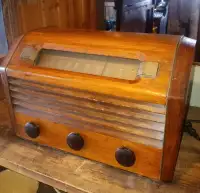 OLD RCA RADIO