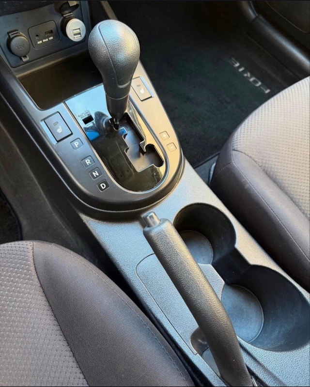 Kia Forte 2010 — photo 5