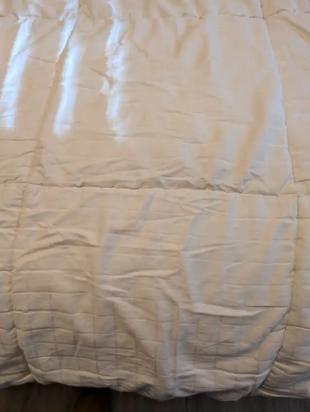 FULL/QUEEN DUVET & COVER in Bedding in Barrie - Image 5