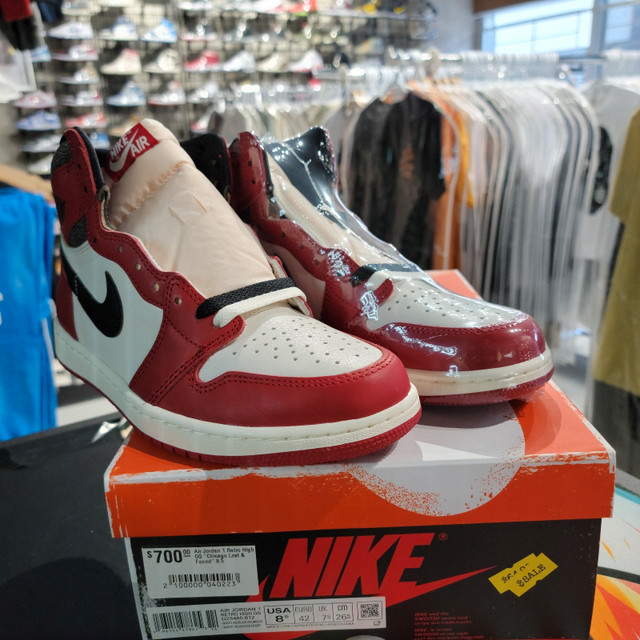 Air Jordan 1 High "Chicago Lost & Found" [Size:6Y,8.5] [INSTORE] in Men's Shoes in Mississauga / Peel Region - Image 2