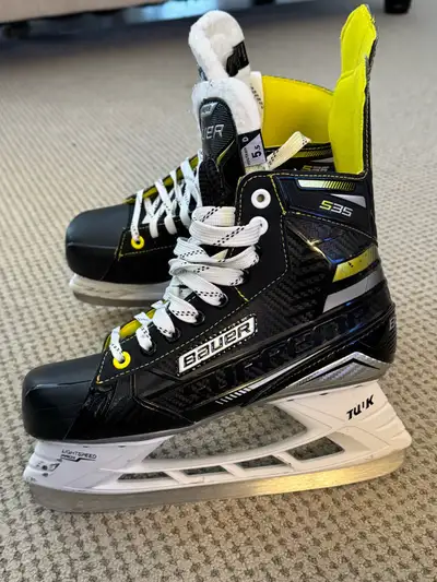 Size 5.5 Bauer Hockey Skates, View more