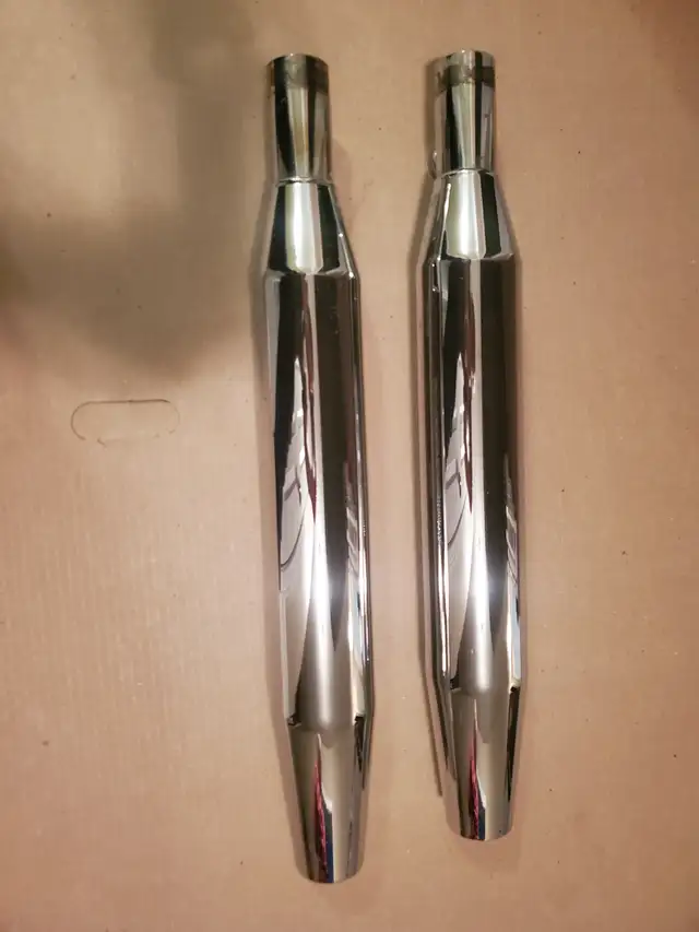 Like New in A BOX. Harley Davidson exhaust mufflers/tips. in Motorcycle Parts & Accessories in Mississauga / Peel Region - Image 3