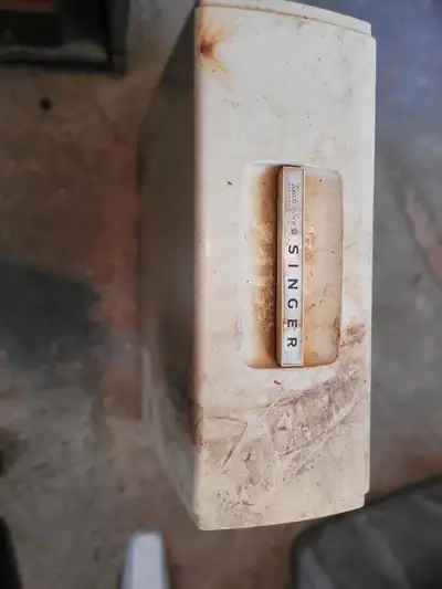 Used singer sewing machine with case. Lot.FHB14G1 PLEASE read the ad carefully My name - My name is...