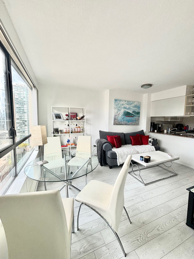 1 Bedroom + Den w/ 1 Bedroom for Rent in Long Term Rentals in Vancouver - Image 2