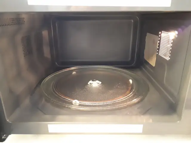 Microwave in Microwaves & Cookers in Cornwall - Image 3