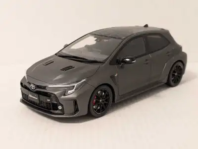 Many different die-cast, resin, and composite model cars for sale. Various famous brands including P...