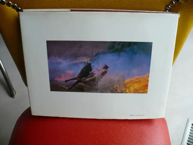THUNDER IN THE DUST ( JOHN R.HAMILTON )62863728421890121