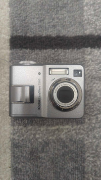 Kodak EasyShare C503 Digital Camera Silver 5MP W/ Case