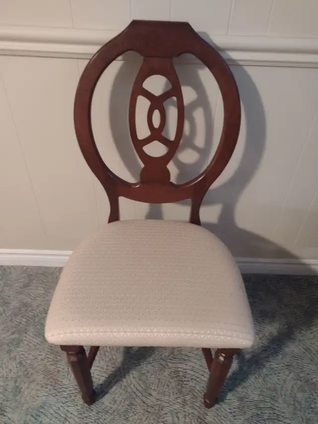 upholstered occasional chair in Chairs & Recliners in Stratford - Image 2