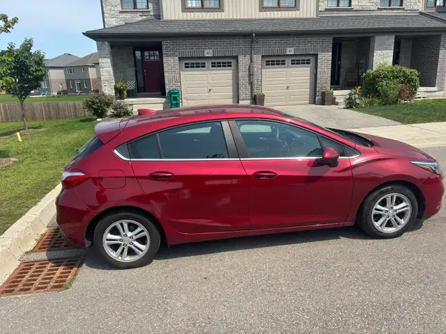 2017 chevy cruze LT hatchback 536633639364218887