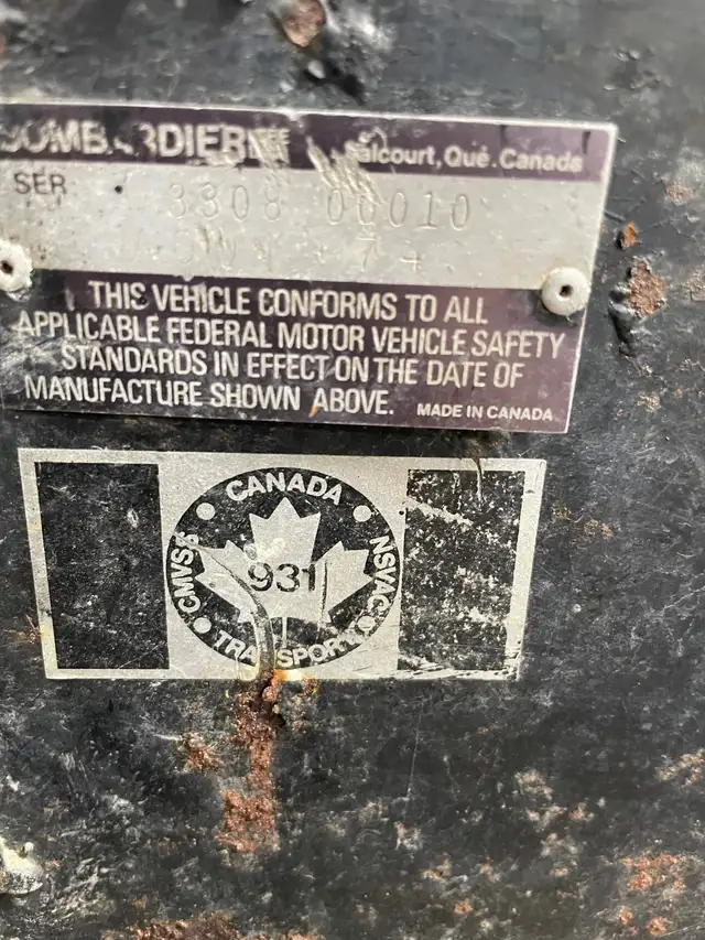 Vintage Alpine Snowmobile in Snowmobiles in Chatham-Kent - Image 3