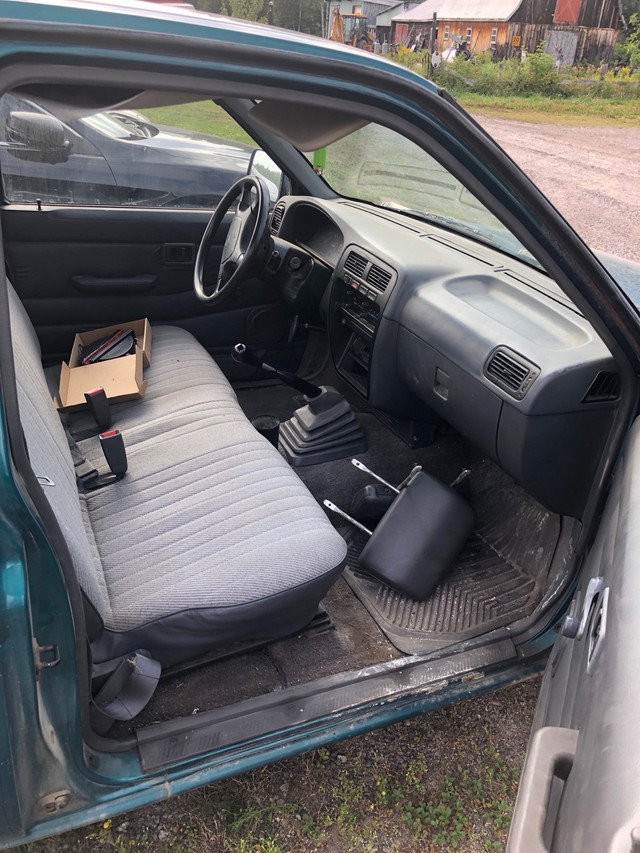 1995 Nissan D21 manual in Cars & Trucks in Sudbury - Image 4