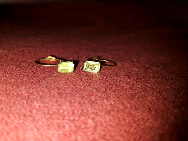 14k gold earrings with  peridot stones in Jewellery & Watches in Kingston - Image 4