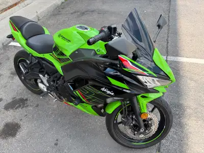 Selling my 2023 Ninja 650 ABS KRT so that I can make room for a bigger bike. All the basic upgrades...
