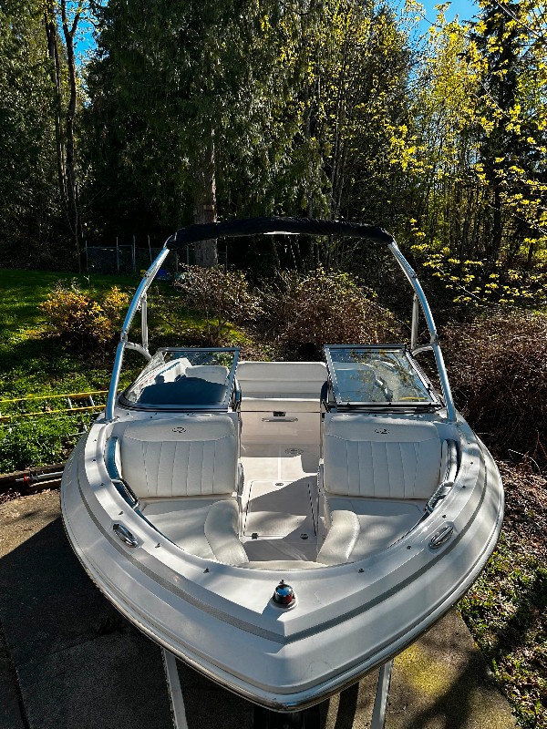 2009 Regal 2000 Ski Boat and Trailer For Sale $36500 obo in Powerboats & Motorboats in Chilliwack - Image 2