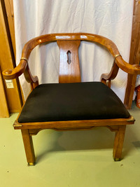 Vintage Artesian Oak Sitting Chairs
