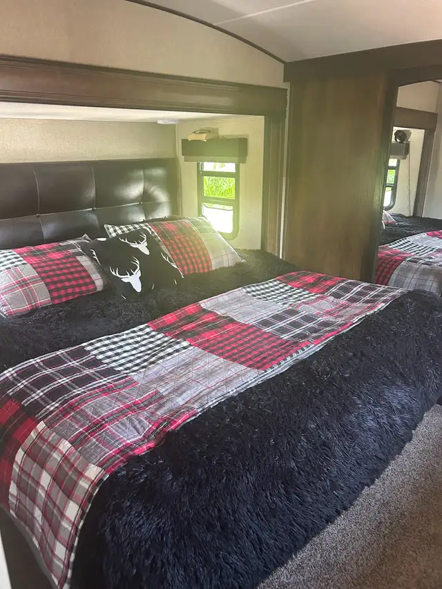 2019 Grand Design Reflection 337RLS in RVs & Motorhomes in Bridgewater - Image 3