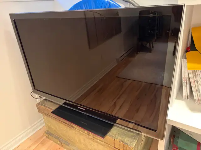 TV television 55" Samsung in TVs in City of Montréal - Image 9