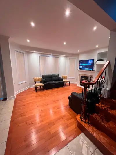 4-BEDROOM HOUSE FOR RENT – BRAMPTON Emmett Circle, Brampton Beautiful 4-bedroom house available for...