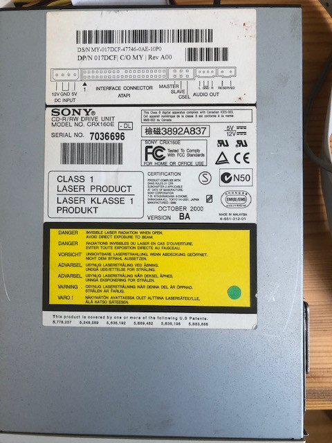 Computer Drive Sony Model CRX160E CD-R/RW vintage dans Ordinateurs de bureau  à Laurentides