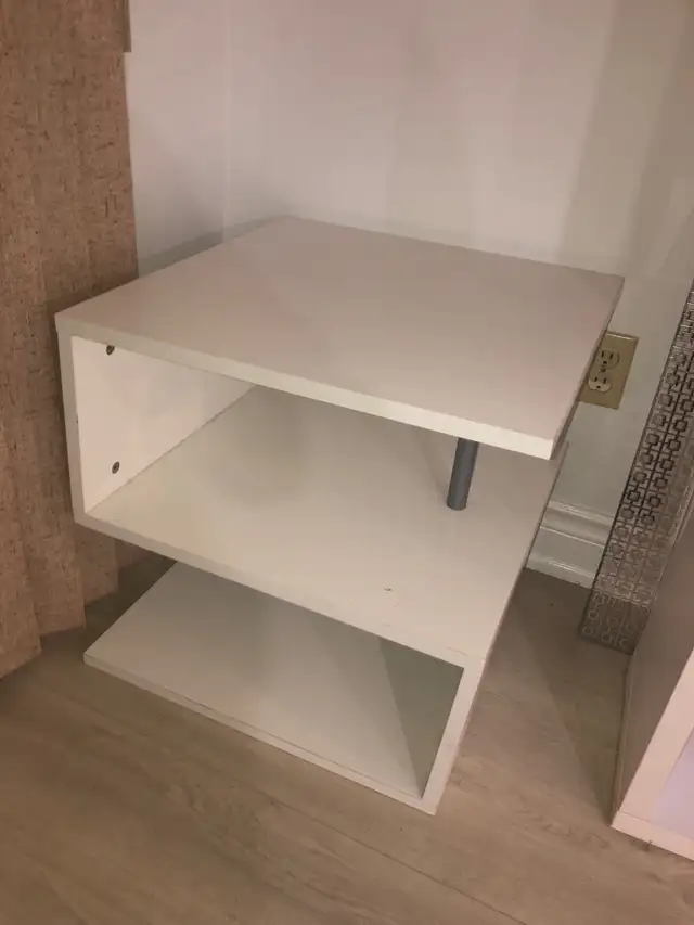 White Side table in Other Tables in Oshawa / Durham Region - Image 3