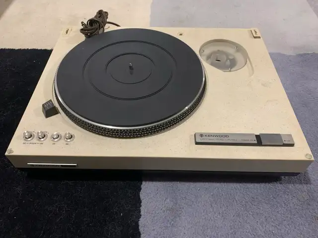 Kenwood KD-500 Turntable in Stereo Systems & Home Theatre in Calgary - Image 2
