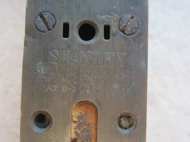 Antique Stanley Rule & Level Co. No.3 Wood and Brass Level in Hand Tools in Burnaby/New Westminster - Image 4