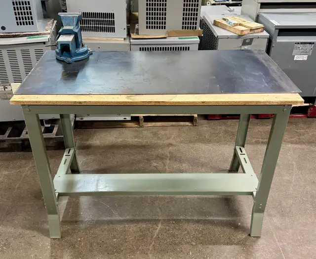 Heavy-Duty Wooden Workbench with Steel Plate & 125mm Vise in Tool Storage & Benches in City of Toronto - Image 3