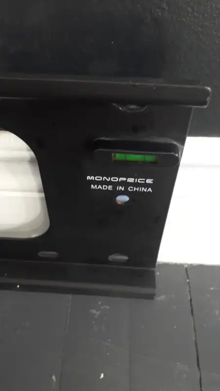 Monoprice TV Wall Mount 32inc x 9. inch for big TV (without two) in Video & TV Accessories in City of Montréal - Image 4