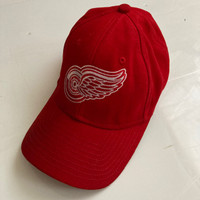 NHL baseball caps Maple Leafs Red Wings excellent