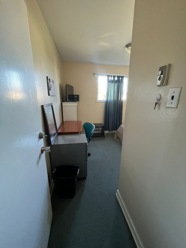 Room for rent in Room Rentals & Roommates in St. John's - Image 4