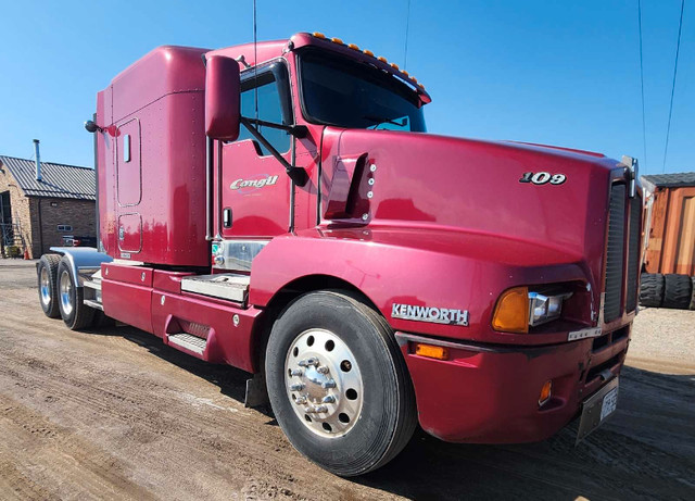 2003 Kenworth T600  in Heavy Trucks in London - Image 2