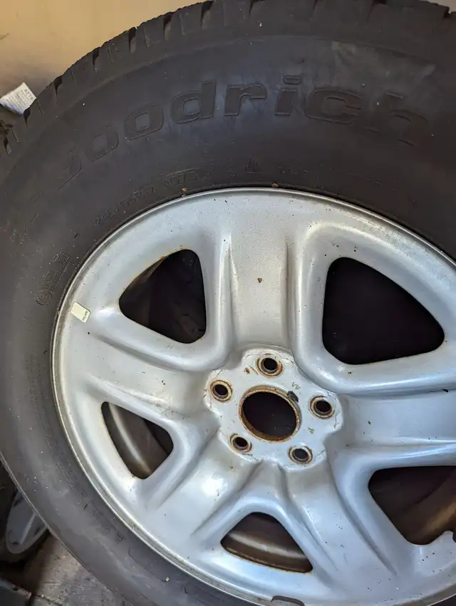 Used Winter 245/65 R17 Tires w/ Steel Rims (x4) in Tires & Rims in Oakville / Halton Region - Image 2