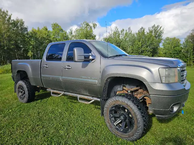 2013 GMC Sierra 2500HD Denali Duramax