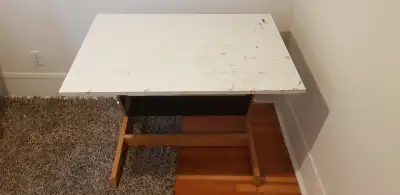 Selling a solid, reliable drafting table that’s perfect for artists, designers, students, or anyone...