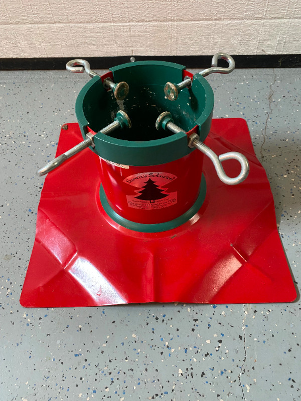 Christmas tree stand - metal, solid in Holiday, Event & Seasonal in City of Halifax