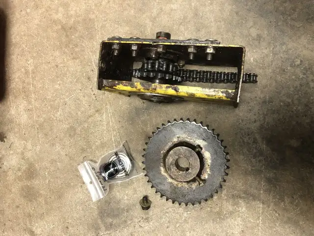 John deere 47 snowblower parts in Snowblowers in Oshawa / Durham Region - Image 2