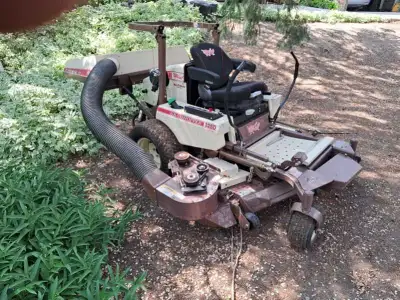 Grasshopper 325d mower for sale bagging system comes with new bags, diesel fuel, excellent mower, us...