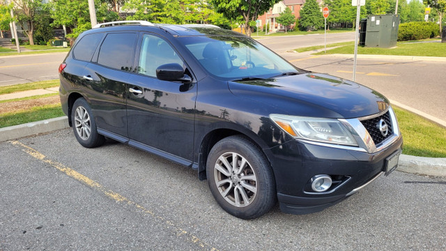 Nissan pathfinder SV in Cars & Trucks in Oakville / Halton Region