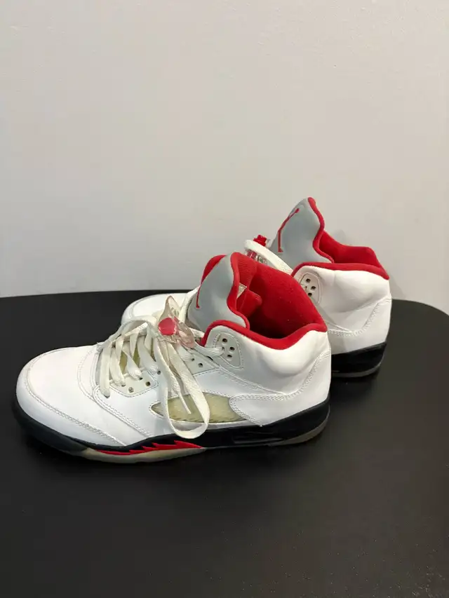 Air Jordan 5 Retro in Men's Shoes in City of Toronto - Image 5