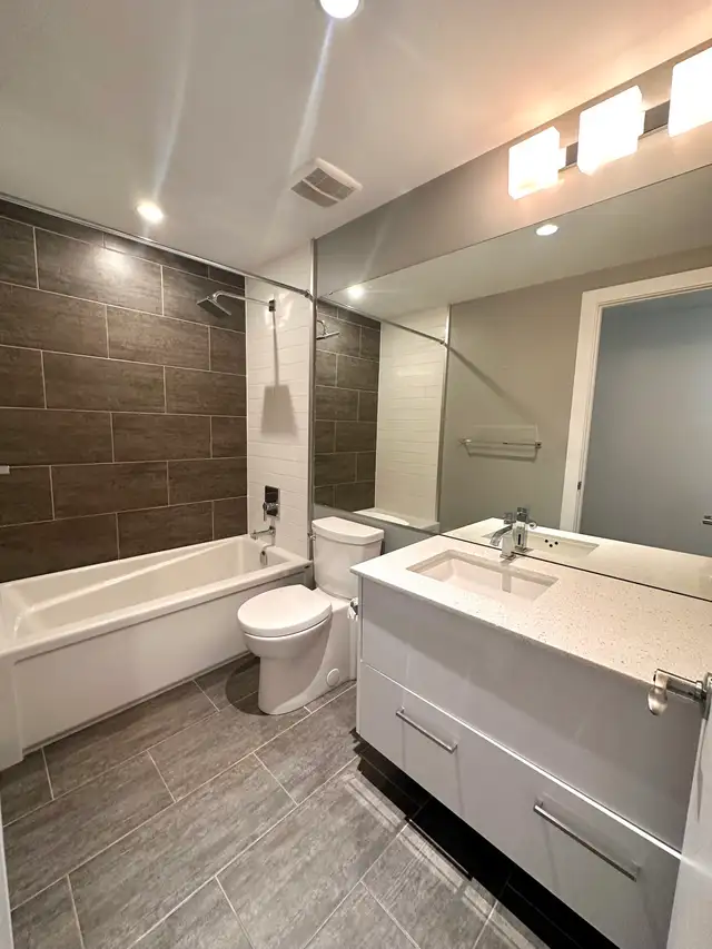 Riverview Penthouse  2 Bed 2 Bath Plus Den  in Long Term Rentals in Saskatoon - Image 5