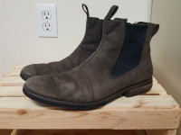 Timberland Chelsea Boots  ⎮ Size 9.5  Mens