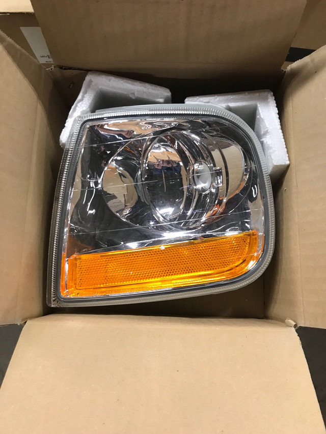 2003 ford F150 new head lights  in Auto Body Parts in Thunder Bay - Image 2