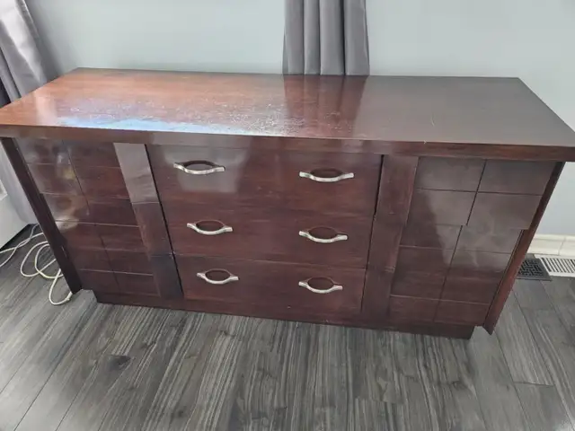 Queen solid wood bedroom set in Beds & Mattresses in Kingston - Image 3