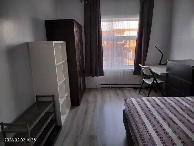 Nice room,  One min to metro Monk, All included, For female only