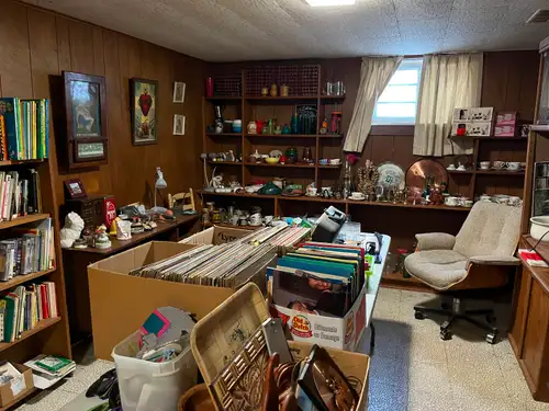 Alta Vista Estate Sale 1289 Evans Blvd (K1H 7T8) Just north of Bank and Heron This sale begins on Va...